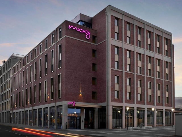 The Moxy Hotel in Fountainbridge had a new arrival not too long ago with rooftop bar Rooftop 51. It has been a real hit with Edinburgh locals!