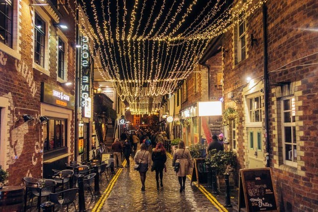 Hidden in the heart of the West End, just behind Byres Road in Glasgow is Ashton Lane, a top spot amongst Instagrammers visiting the area