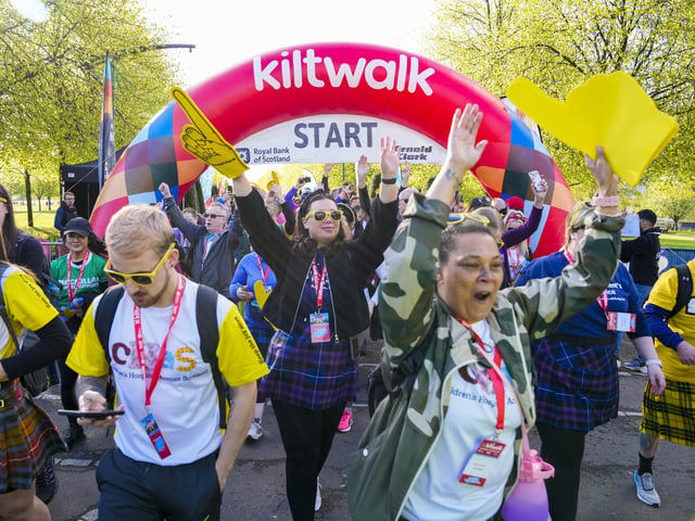 Kiltwalkers head off from start line at Glasgow Green