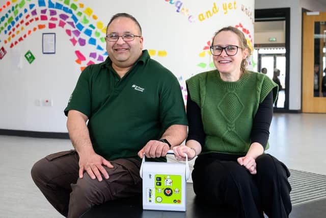 SP ENERGY NETWORKS DONATES LIFE-SAVING DEFIBRILLATOR TO EDINBURGH SCHOOL
