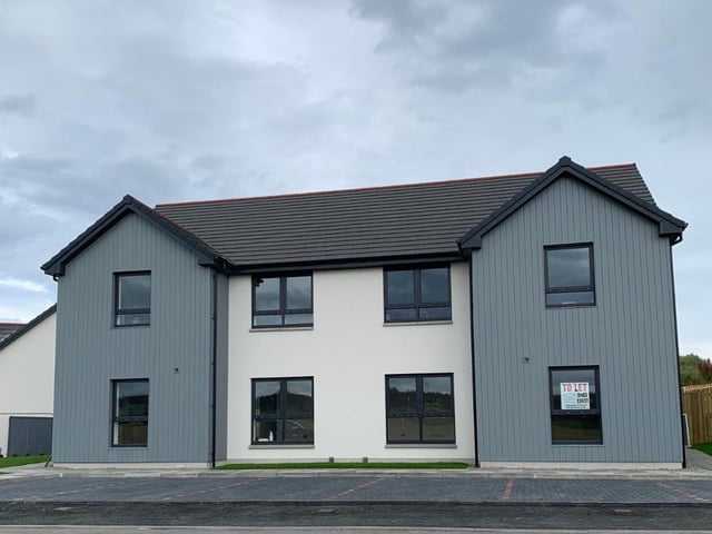 Located in a quiet residential area of the Highland seaside resort town of Dornoch, 23C Allan Gardens offers two bedrooms, a spacious lounge and a private garden. It's just a short walk away from Dornoch Beach and costs £345 for a three night stay over Easter.