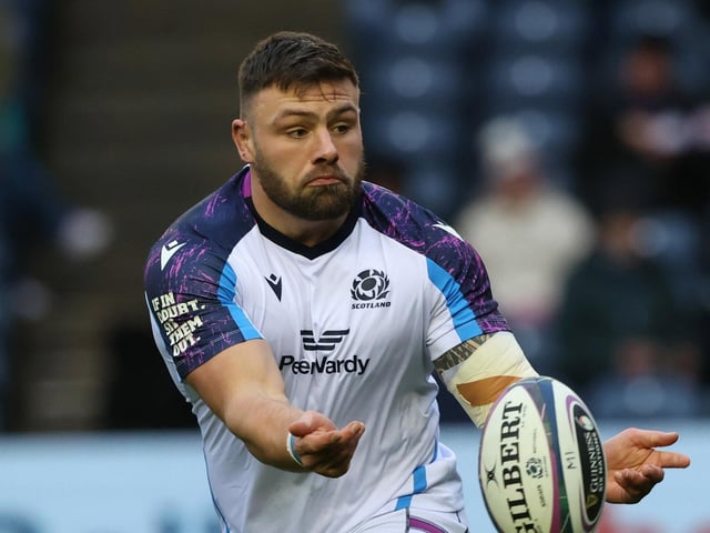 Back in the starting line-up in preference to Pierre Schoeman. Was his usual solid and unspectacular self. 6