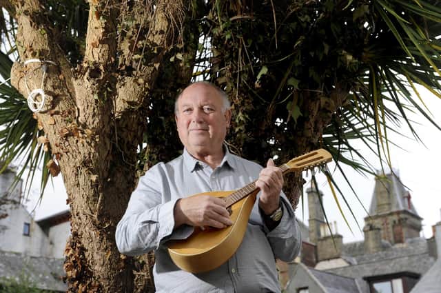 Captain Corelli's Mandolin author Louis de Bernieres delivered a broadside against Scottish independence in yesterday's Scotsman