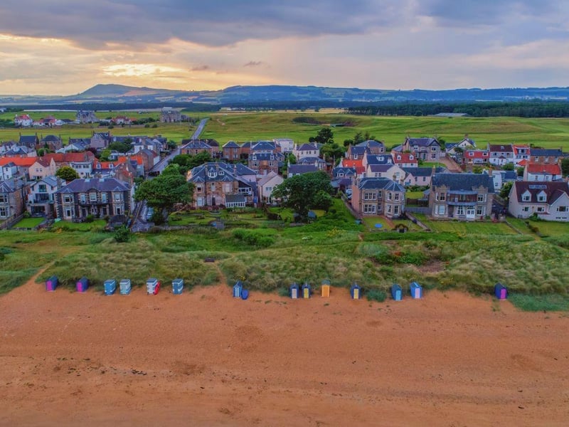 The Elie Community is served by a number of independent shops, including the much-loved Elie Deli. There are also three pubs - The Station Bar, The 19th Hole and The Ship Inn. The latter two also have restaurants, while The Ship Inn has one of Scotland's most spectacular beer gardens and hosts beach cricket matches during the summer months. For fine dining, there are two Michelin-starred restaurants within a short drive - the Peat Inn and The Cellar down the coast in Cellardyke.