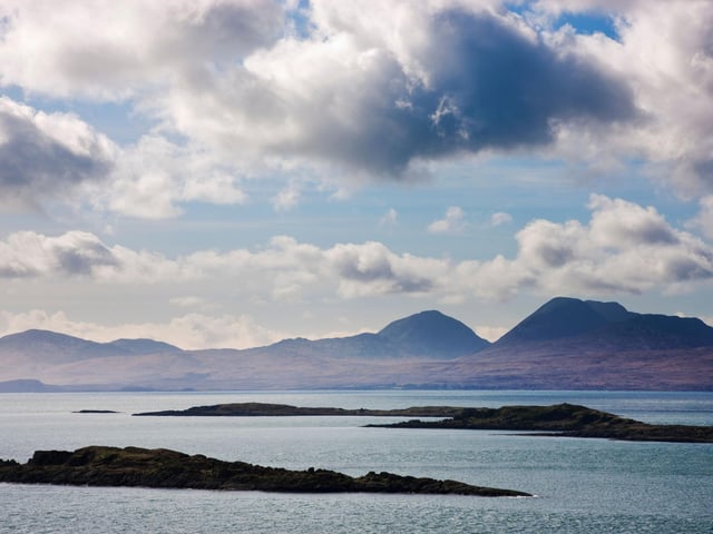 One of the most sparsely populated of the Scottish islands, mountainous Jura only has around 200 permanent residents and is a favourite destination of Robin Ewan.
.