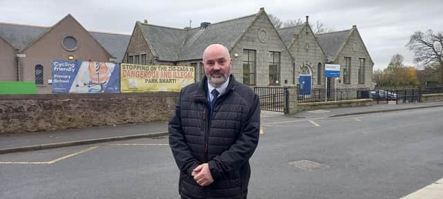 Cllr Ritchie believes a crossing would benefit both children and the elderly.