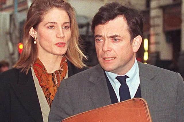 Ian Maxwell with then-wife Laura in 1995 (Photo: GERRY PENNY/AFP via Getty Images)
