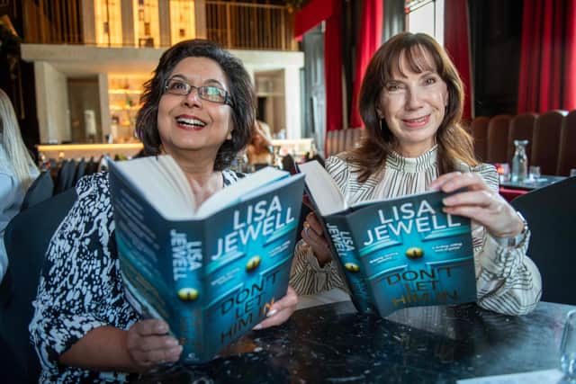 Lisa Jewell fans