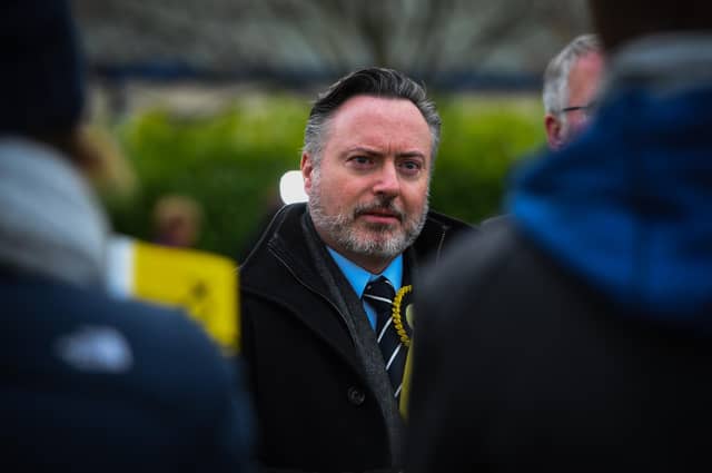 Alyn Smith had passed a threatening message to police