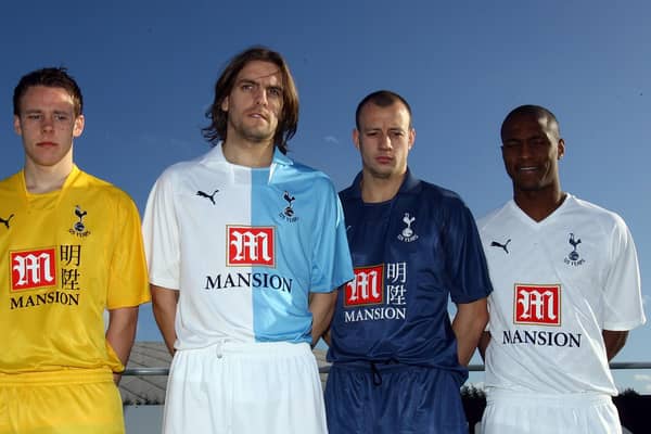 Alan Hutton poses with fellow new signings Chris Gunter, Jonathan Woodgate and Gilberto at the Tottenham Hotspur training ground following the close of the January transfer window in 2008. (Photo by Ryan Pierse/Getty Images)