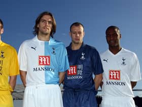 Alan Hutton poses with fellow new signings Chris Gunter, Jonathan Woodgate and Gilberto at the Tottenham Hotspur training ground following the close of the January transfer window in 2008. (Photo by Ryan Pierse/Getty Images)