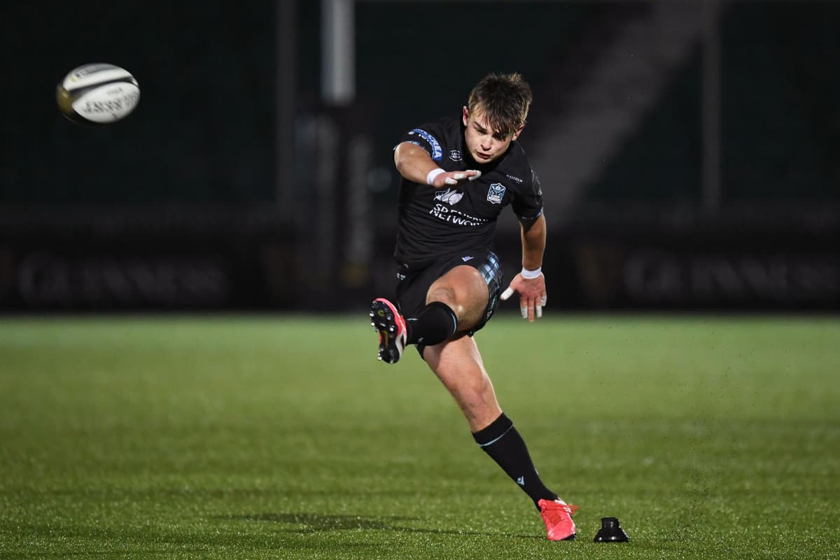 Ross Thompson Rugby Ross Thompson wins man of the match on his first start for Glasgow Warriors