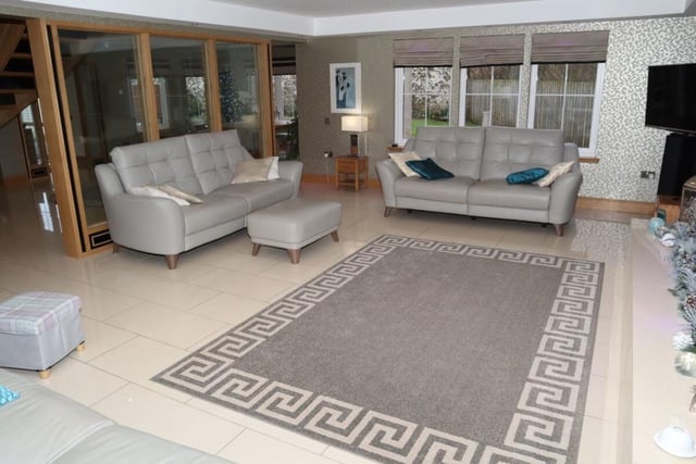 Lounge.