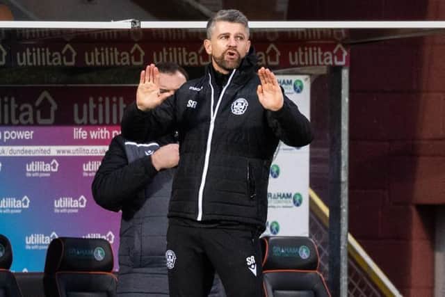 Motherwell manager Stephen Robinson during the Scottish Premiership match between Dundee United and Motherwell at Tannadice Stadium on December 26, 2020, in Dundee, Scotland. (Photo by Ross Parker / SNS Group)