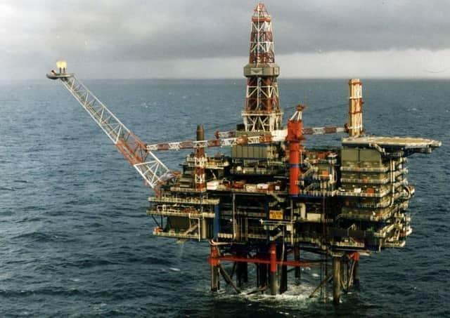 Hundreds of offshore workers have accepted a 10% pay deal