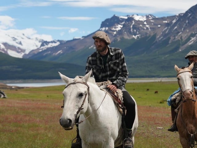 Keith on horseback at Nibepo Aike, Argentina