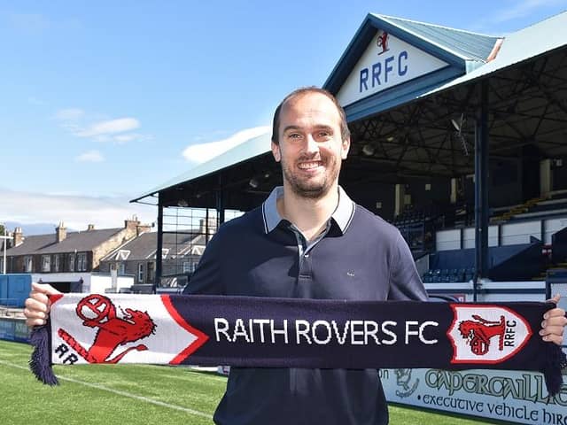 Jamie MacDonald signs for Raith Rovers. Photo: Tony Fimister