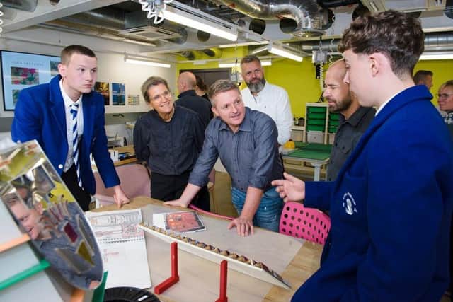 A delegation led by John Klesner, an advisor to the Ministry of Education of Denmark, visited the “school of the future”, the UK’s first innovation school at Kelvinside Academy in Glasgow, Scotland.