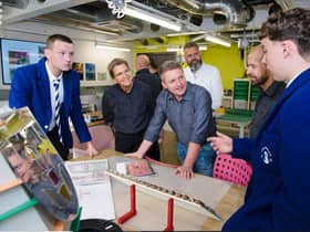 A delegation led by John Klesner, an advisor to the Ministry of Education of Denmark, visited the “school of the future”, the UK’s first innovation school at Kelvinside Academy in Glasgow, Scotland.
