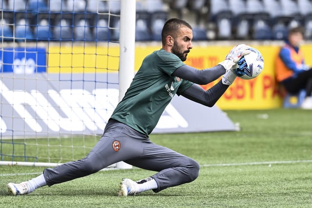Australian goalkeeper was a strong presence and made two good stops. Embraced a fan passionately when United opened the scoring. 7