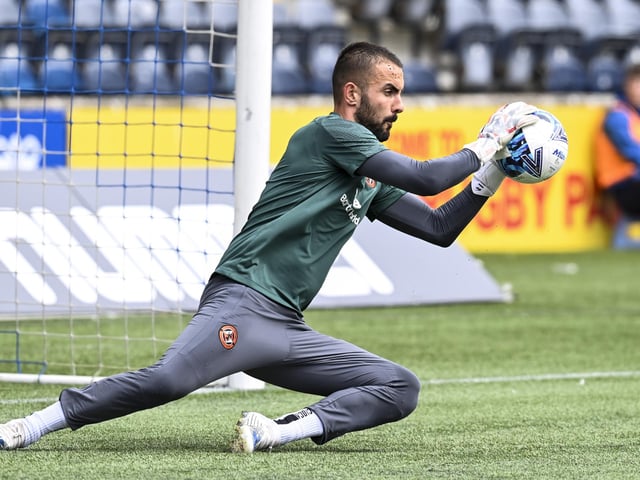 Australian goalkeeper was a strong presence and made two good stops. Embraced a fan passionately when United opened the scoring. 7