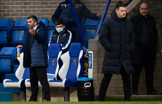 St. Johnsone manager Callum Davidson and Dundee United boss Tam Courts at McDiarmid Park. (Photo by Rob Casey / SNS Group)