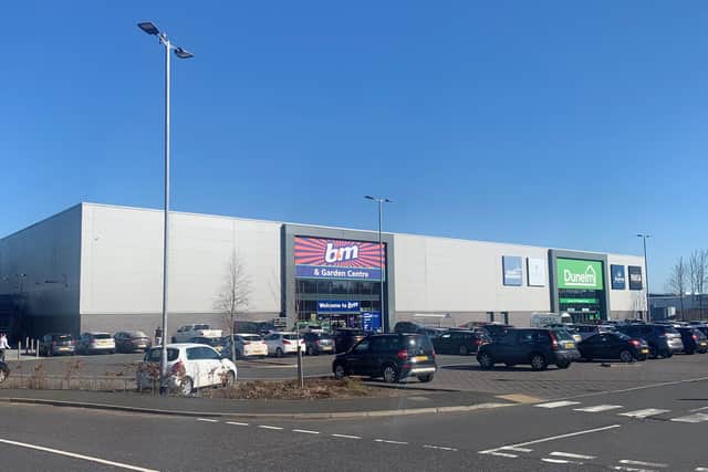 Livingston Retail Park was developed in 2017 and comprises two retail warehousing units totalling 43,000 square feet. The units there are let to B&M and Dunelm.