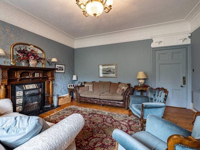Sitting room.