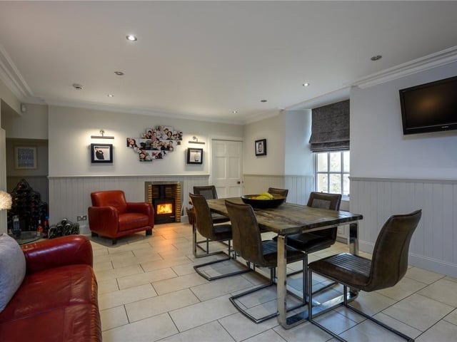 Breakfast room.