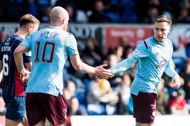 Barrie McKay (right) celebrates his goal for Hearts with team-mate Liam Boyce. (Photo by Ross Parker / SNS Group)