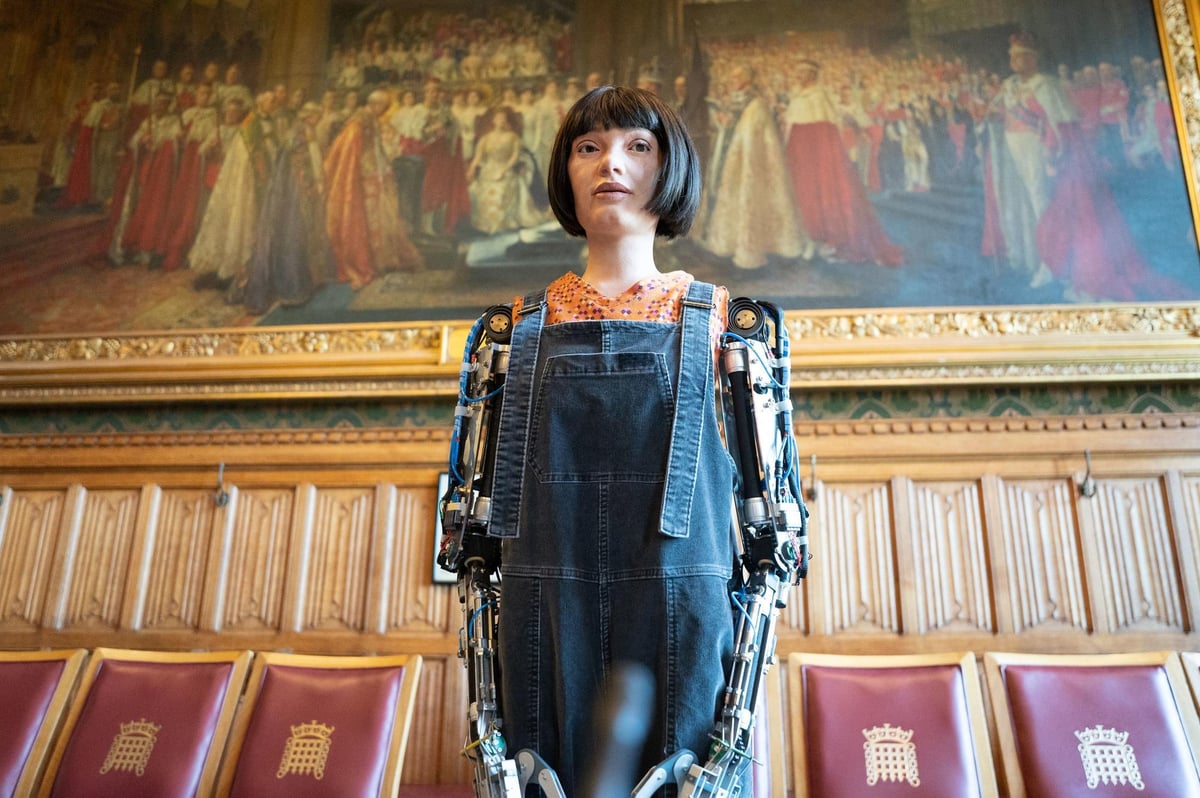 Ai-Da robot makes history by giving evidence to parliamentary inquiry