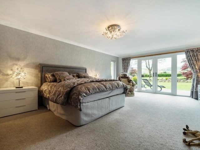 Principal bedroom.
