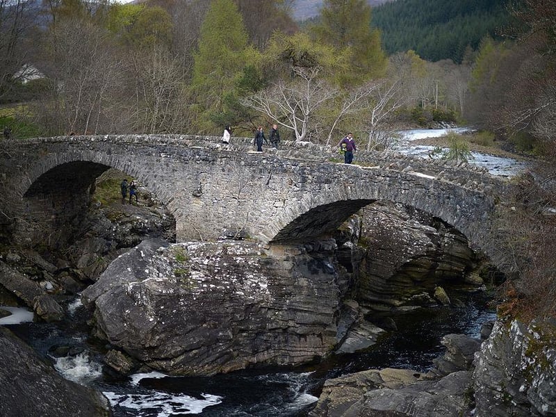 A number of our readers recommended a visit to the village of Invermoriston due to its wonderful scenic views, salmon leaping and the spectacular waterfall.