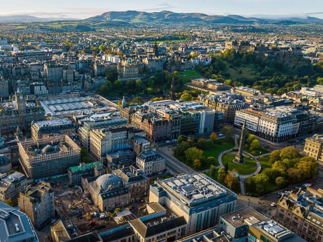 Edinburgh's Dunard Centre concert hall is proposed to be built behind a Royal Bank of Scotland building on St Andrew Square.