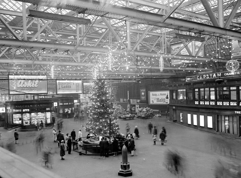 The Christmas tree in Central Station in Glasgow, December 1965.