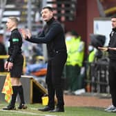 Dundee United manager Tam Courts issues instructions to his players during the 1-1 draw against Rangers at Tannadice. (Photo by Rob Casey / SNS Group)