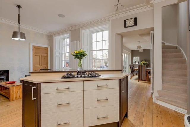 Family room / Kitchen.