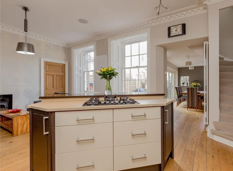 Family room / Kitchen.