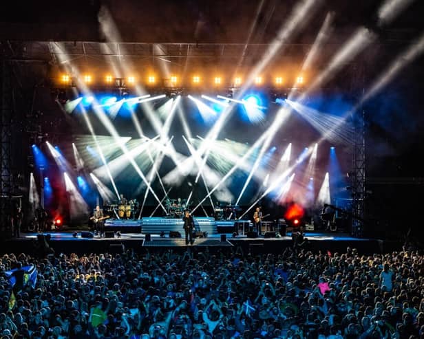 Runrig are reunited with the man who inspired one of the band’s most iconic songs in a new BBC ALBA programme.
