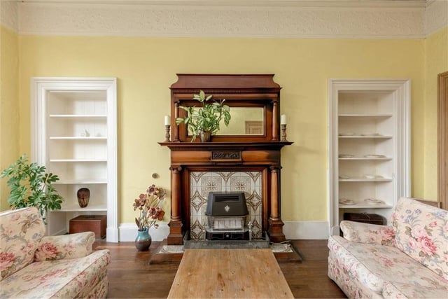 Sitting room.