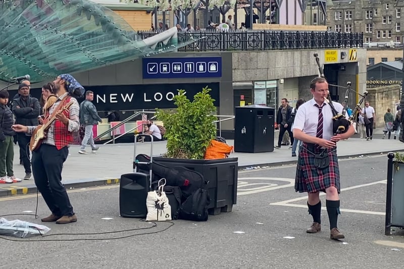 The Spinning Blowfish have called themselves a “celtic, experimental, folk, world group” from Edinburgh. The Folk Ceilidh Fusion trio bring a lot of humour to their street performances and were deemed the ‘world’s best busking band’ by RealClearLife.