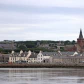 Tha iad a' fàs feargach ann an Arcaibh le suidheachadh an ionmhais. (Dealbh: Adrian Dennis/Getty Images)