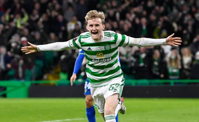 Ewan Henderson is set for a move from Celtic to Hibs.