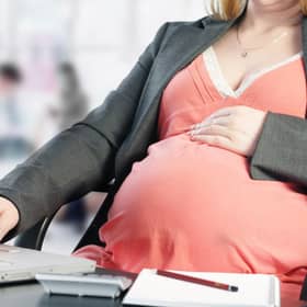 Covid Scotland: Linda Bauld urges pregnant people or those trying for a baby to take vaccine