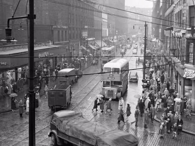 Not as snowy as you may expect, but here is Glasgow's Union Street gearing up for the big day on Christmas Eve 1961.