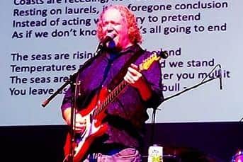 Dan Sheehan performing "The Seas Are Rising"