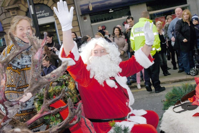 Santa makes a big impression as he arrives in Sunderland.