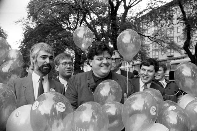 At the 1987 Labour Party campaign launch for the General Election - Robbie with candidates Alistair Darling, Mark Lazarowicz, Donald Dewar MP (obscured) and Nigel Griffiths.
Most of the balloons became trapped in the Princes Street garden trees!