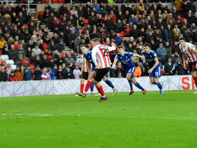 Former Premier League referee Keith Hackett believes Ipswich Town can have no complaints when it comes to the penalty decision awarded to Sunderland at the Stadium of Light on Saturday. The Black Cats were given a stoppage time spot kick and sealed the game thanks to Aiden McGeady’s conversion. It left Tractor Boys boss Paul Cook bemused but Hackett has backed the decision made by Tom Nield. “He’s [Aristote Nsiala] put that left hand out. The referee has got a great view.” Hackett continued to Football Insider: “What he’s done is stick his mit out. He’s turned his back thinking he’s going to get away with it and tried to be subtle by using his hand to deflect the ball away. It was a fair decision.” Picture by FRANK REID