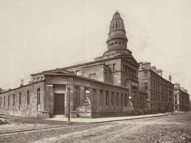 Finished in 1869, the stunning neoclassical Queen's Park United Presbyterian Church was an Alexander "Greek" Thomson masterpiece and would surely still be with us today had it not been for the Luftwaffe. The church's ruins were demolished after having been hit by a German incendiary bomb in 1943.